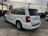 Used 2014 Chrysler Town & Country Touring image 4