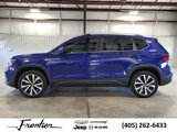 Used 2023 Volkswagen Taos SE w/ Panoramic Sunroof Package image 2