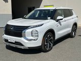 Used 2023 Mitsubishi Outlander SE image 2