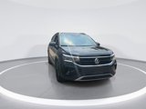 Certified 2022 Volkswagen Taos SE w/ IQ.Drive SE Package image 3
