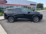 Used 2023 Nissan Rogue S image 2