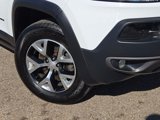 Used 2018 Jeep Cherokee Trailhawk image 3