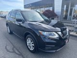 Used 2017 Nissan Rogue SV w/ Sun & Sound Touring Package image 2