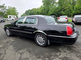 Used 2010 Lincoln Town Car Signature Limited image 3