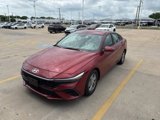 Used 2024 Hyundai Elantra SE image 2