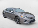 Used 2018 Toyota Camry SE image 3