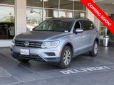 Used 2020 Volkswagen Tiguan S image 2