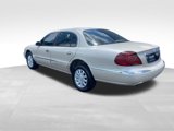 Used 2001 Lincoln Continental image 3