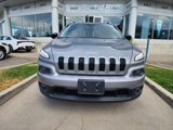 Used 2016 Jeep Cherokee Latitude image 2
