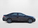 Used 2017 Toyota Camry SE image 4
