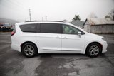 Used 2022 Chrysler Pacifica Limited image 2