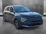 Used 2024 Kia Niro LX image 3