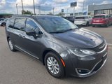 Used 2019 Chrysler Pacifica Touring-L image 4