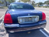 Used 2009 Lincoln Town Car Signature Limited image 6