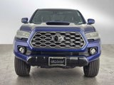 Used 2022 Toyota Tacoma TRD Sport image 2