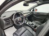 Certified 2025 Porsche Macan image 4