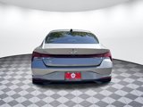 Used 2021 Hyundai Elantra SE image 4