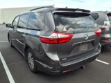 Used 2018 Toyota Sienna XLE image 4