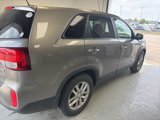 Used 2015 Kia Sorento LX image 4