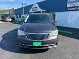 Used 2016 Chrysler Town & Country Touring image 2
