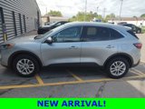 Used 2021 Ford Escape SE image 2
