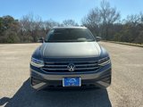 Used 2024 Volkswagen Tiguan SE image 2