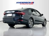Used 2021 Volkswagen Jetta SEL Premium image 2