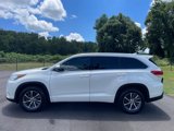 Used 2018 Toyota Highlander SE image 2