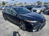 Used 2022 Toyota Camry SE image 2