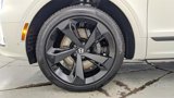 New 2024 Bentley Bentayga image 6