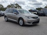 Used 2017 Chrysler Pacifica Touring-L image 2