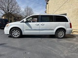 Used 2014 Chrysler Town & Country Touring image 2