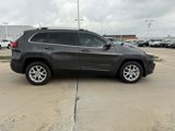 Used 2018 Jeep Cherokee Latitude Plus image 3