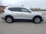 Used 2020 Nissan Rogue SV image 3