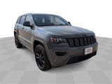 Used 2022 Jeep Grand Cherokee Laredo X image 2