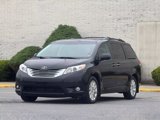 Used 2011 Toyota Sienna Limited image 2