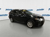 Used 2018 Nissan Rogue SV image 2