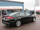 Used 2017 Ford Fusion SE image 2