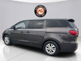 Used 2017 Kia Sedona LX image 4