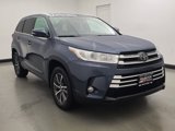 Used 2017 Toyota Highlander XLE image 2