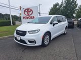 Used 2023 Chrysler Pacifica Touring-L image 2