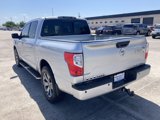 Used 2017 Nissan Titan SV image 5