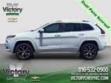 Used 2017 Jeep Cherokee Overland w/ Technology Group image 3