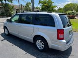 Used 2009 Chrysler Town & Country Touring w/ Family Value Group image 5