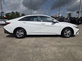 Used 2025 Hyundai Elantra SE image 4