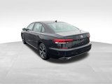 Used 2022 Volkswagen Passat 2.0T image 3