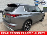 Used 2023 Mitsubishi Outlander SE image 3