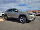 Used 2019 Jeep Cherokee Limited w/ Luxury Group image 2