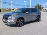 Used 2023 Mitsubishi Outlander SE image 2