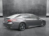 Used 2020 Toyota Camry SE image 2